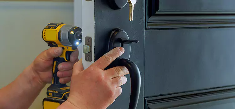 Locksmith Emergency Service East Lake-Orient Park